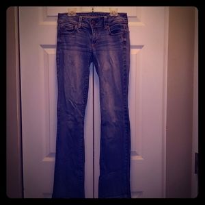 Size2 kickboot american eagle jeans
